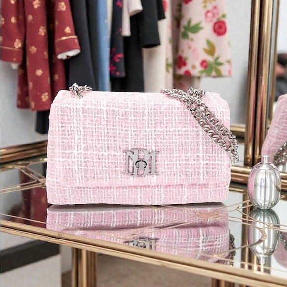 Badgley Mischka pink textured messenger bag with silver chain strap - Picture 11 of 11